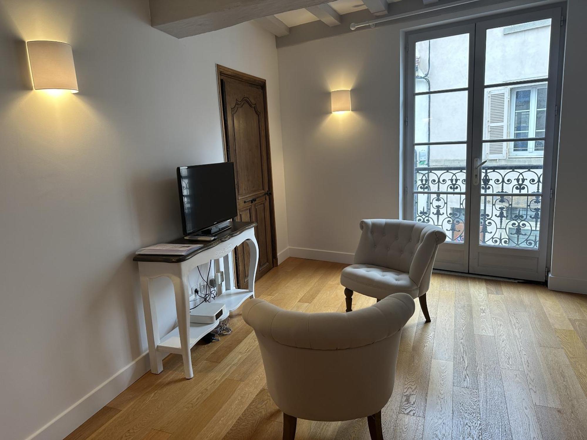 Batisse Paradis- 3 Appartements Calmes Et Elegants Au Centre Historique De Beaune Beaune  Rom bilde